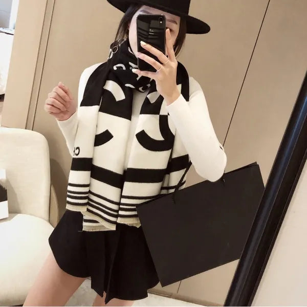 Echarpe Hijab Scarf 2023 Classic Designer Womens Winter Warmth Thickened Long COCO Scarf Cashmere Wool Double Sided Dual Purpose